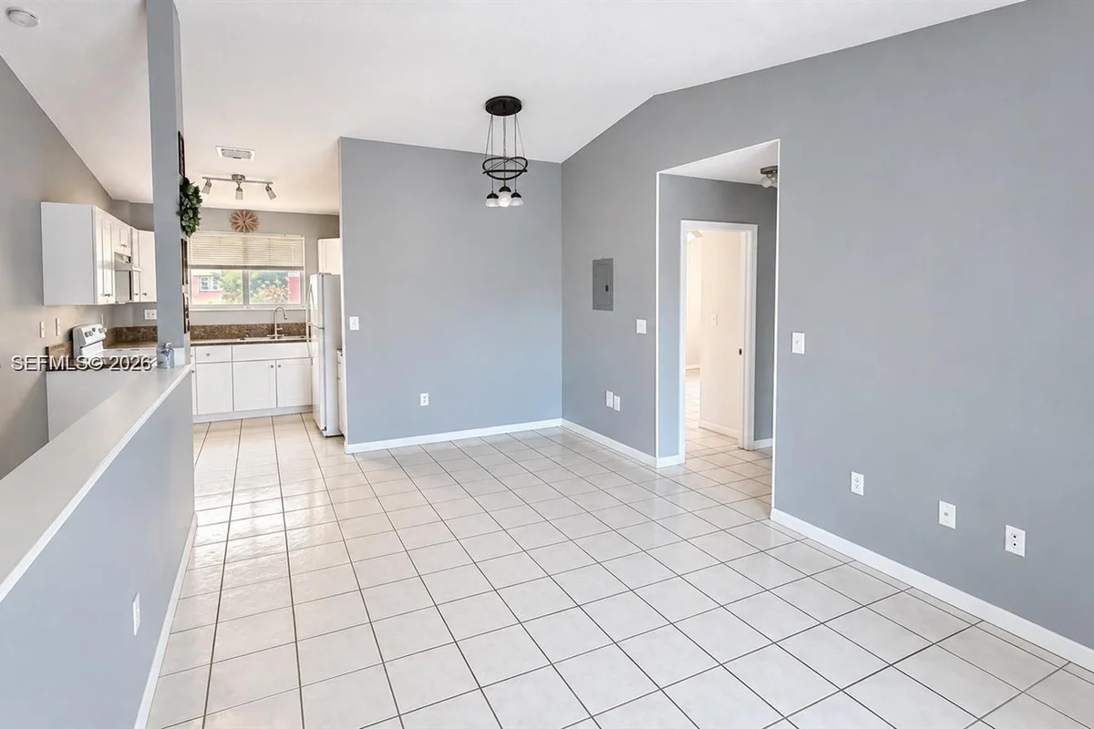5800 W 18th Ln #205, Hialeah: photo 1 of 12