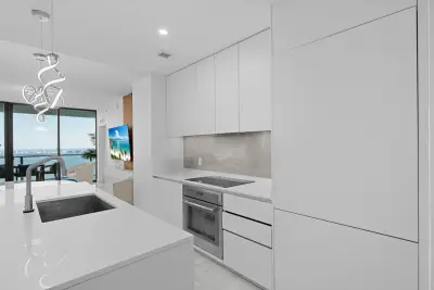 700 NE 24th St #4304, Miami: photo 1 of 79