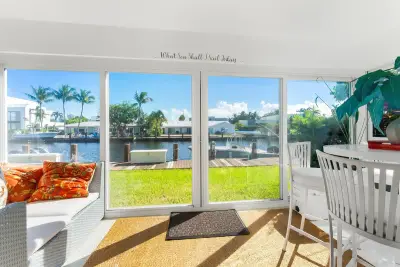 2830 NE 30th St #9, Fort Lauderdale: photo 1 of 33