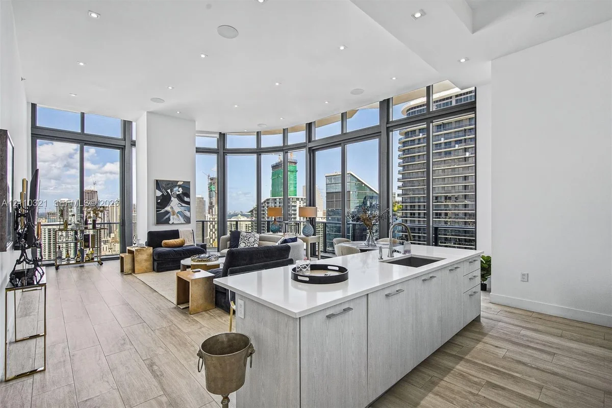 55 SW 9th St #PH4601, Miami: photo 1 of 44