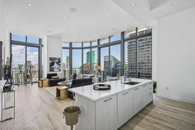 55 SW 9th St #PH4601, Miami: photo 1 of 44
