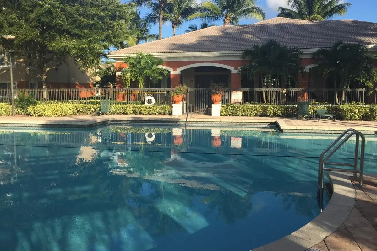4179 N Haverhill Rd #612, West Palm Beach: photo 1 of 9