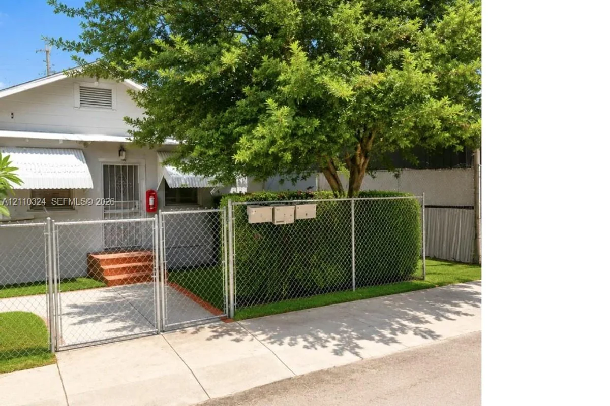 177 NE 53 St, Miami: photo 1 of 1