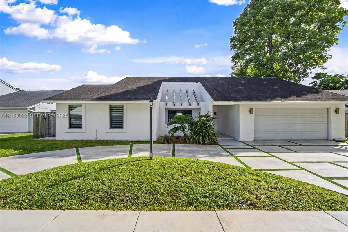 12220 SW 93rd St, Miami: photo 1 of 51