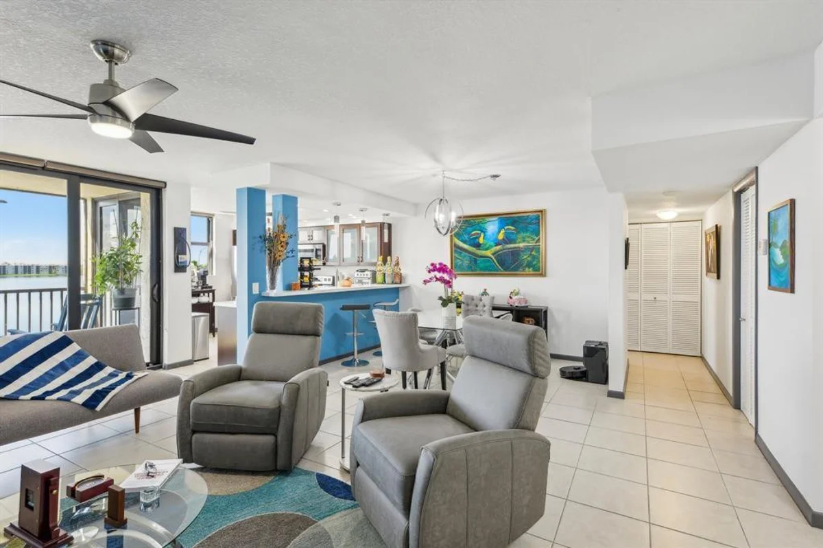 106 Lake Emerald Dr #414, Oakland Park: photo 1 of 1
