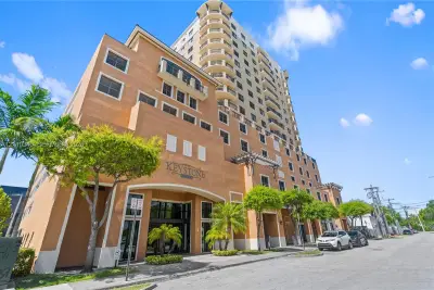 4242 NW 2 St #1213, Miami: photo 1 of 38