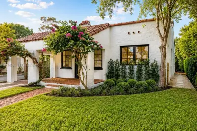 1213 Aguila Ave, Coral Gables: photo 1 of 6