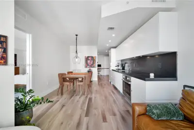 501 NE 31st St #3907, Miami: photo 1 of 45