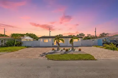 148 Browning E, West Palm Beach: photo 1 of 20
