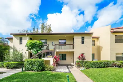 8320 Casa Del Lago #D, Boca Raton: photo 1 of 29