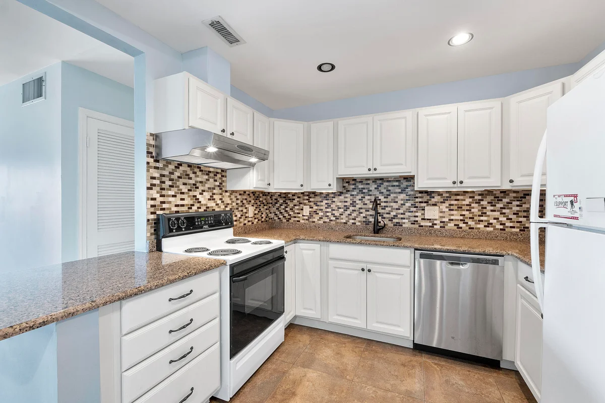 6253 Bay Club Dr #3, Fort Lauderdale: photo 1 of 44