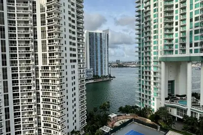 801 Brickell Key Blvd #1808, Miami: photo 1 of 16