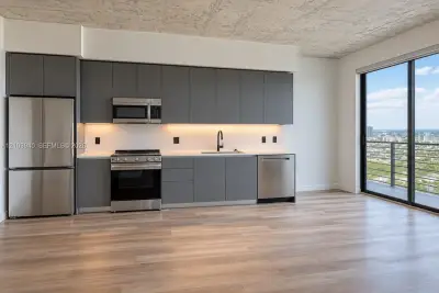 307 SW 5th St #2610, Fort Lauderdale: photo 1 of 10