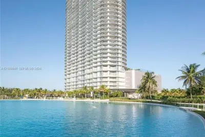 2411 Laguna Cir #810, North Miami: photo 1 of 82