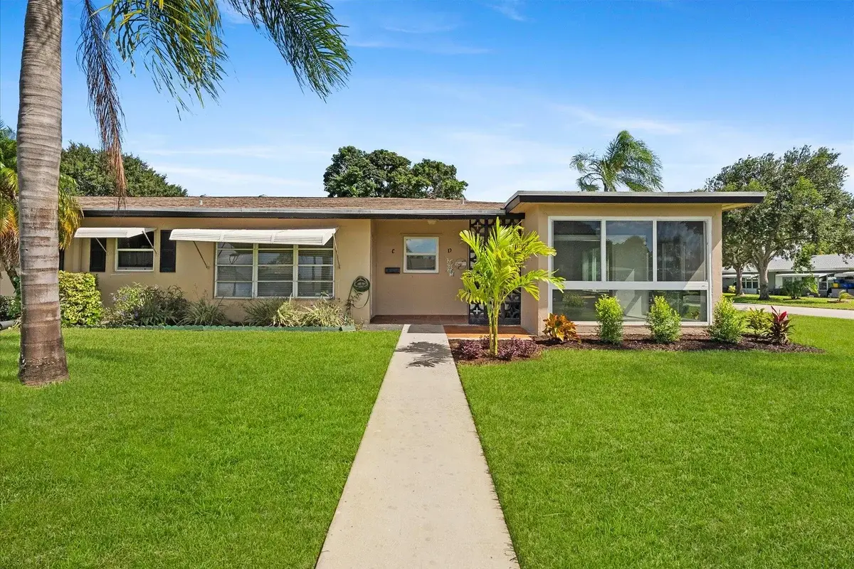 875 North Dr #D, Delray Beach: photo 1 of 37