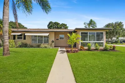 875 North Dr #D, Delray Beach: photo 1 of 37