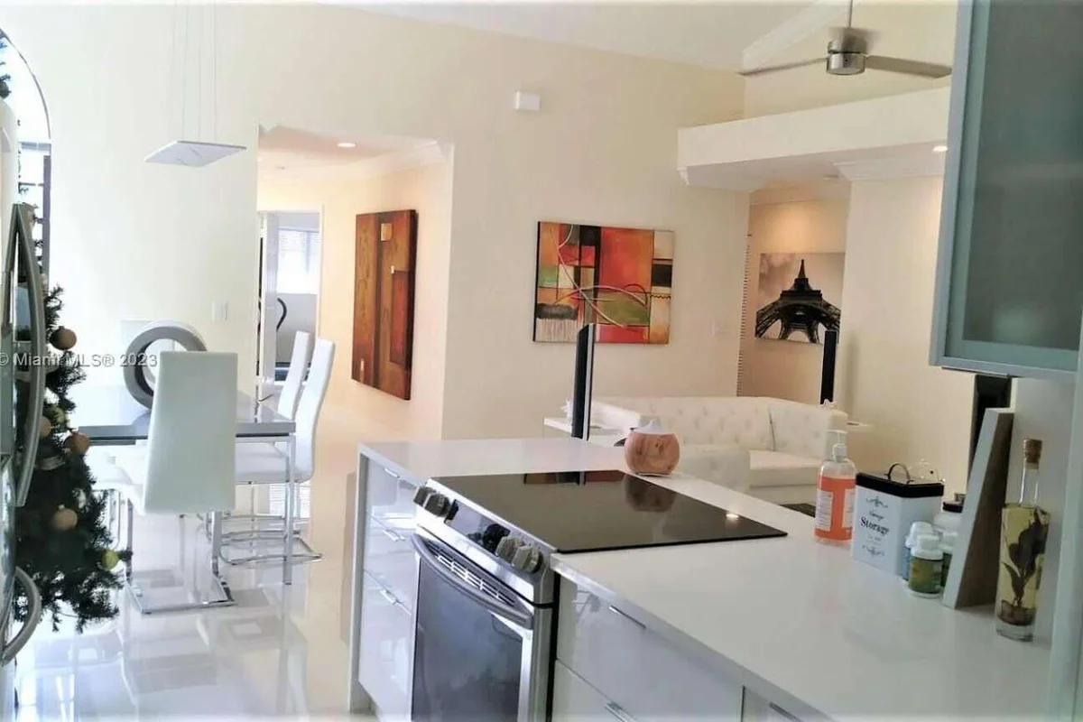 17324 Boca Club Blvd #902, Boca Raton: photo 1 of 41