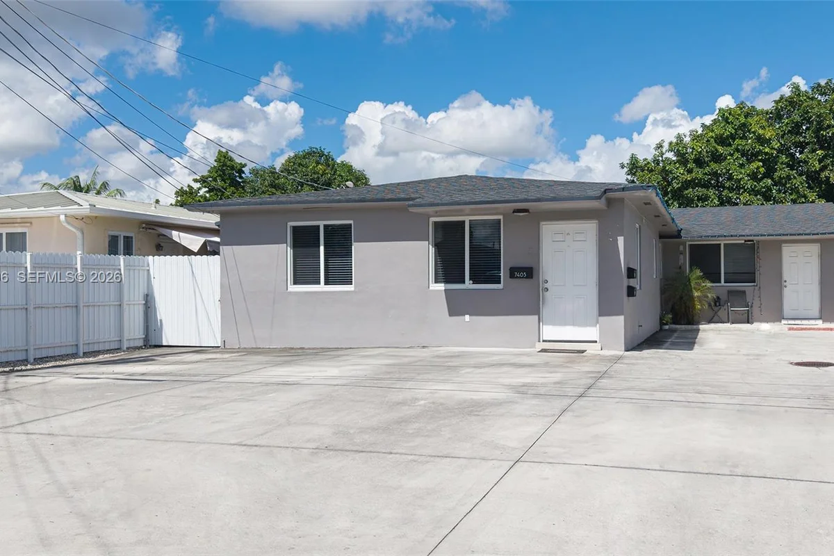 7401 SW 22nd St, Miami: photo 1 of 49