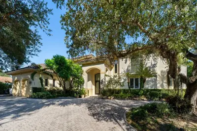 673 Destacada Cir, Coral Gables: photo 1 of 15