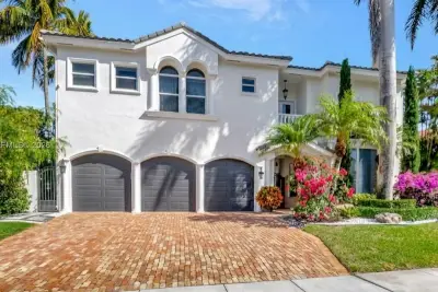 375 SW 16th St, Boca Raton: photo 1 of 43
