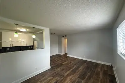 2325 Arthur St #14, Hollywood: photo 1 of 23