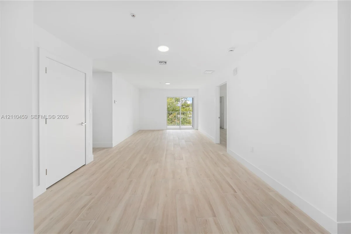 32 NW 14th Ave #1, Miami: photo 1 of 22