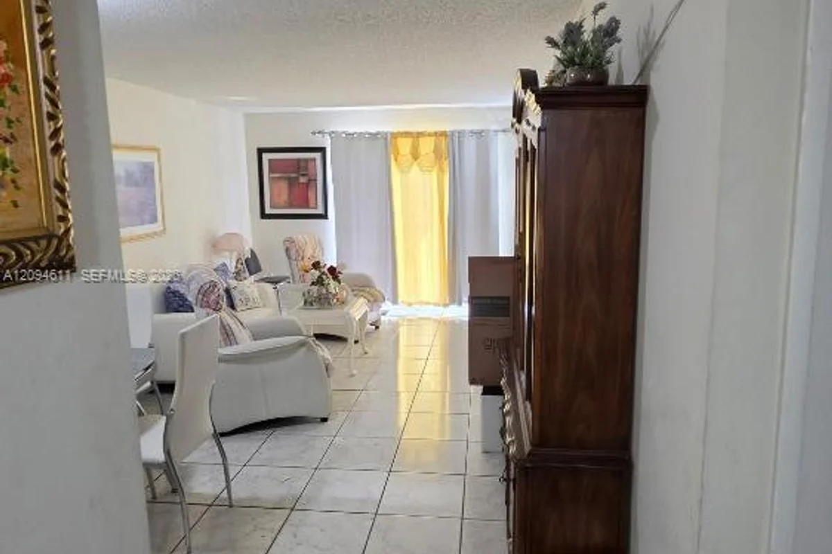 11311 SW 200th St #D-103, Miami: photo 1 of 14