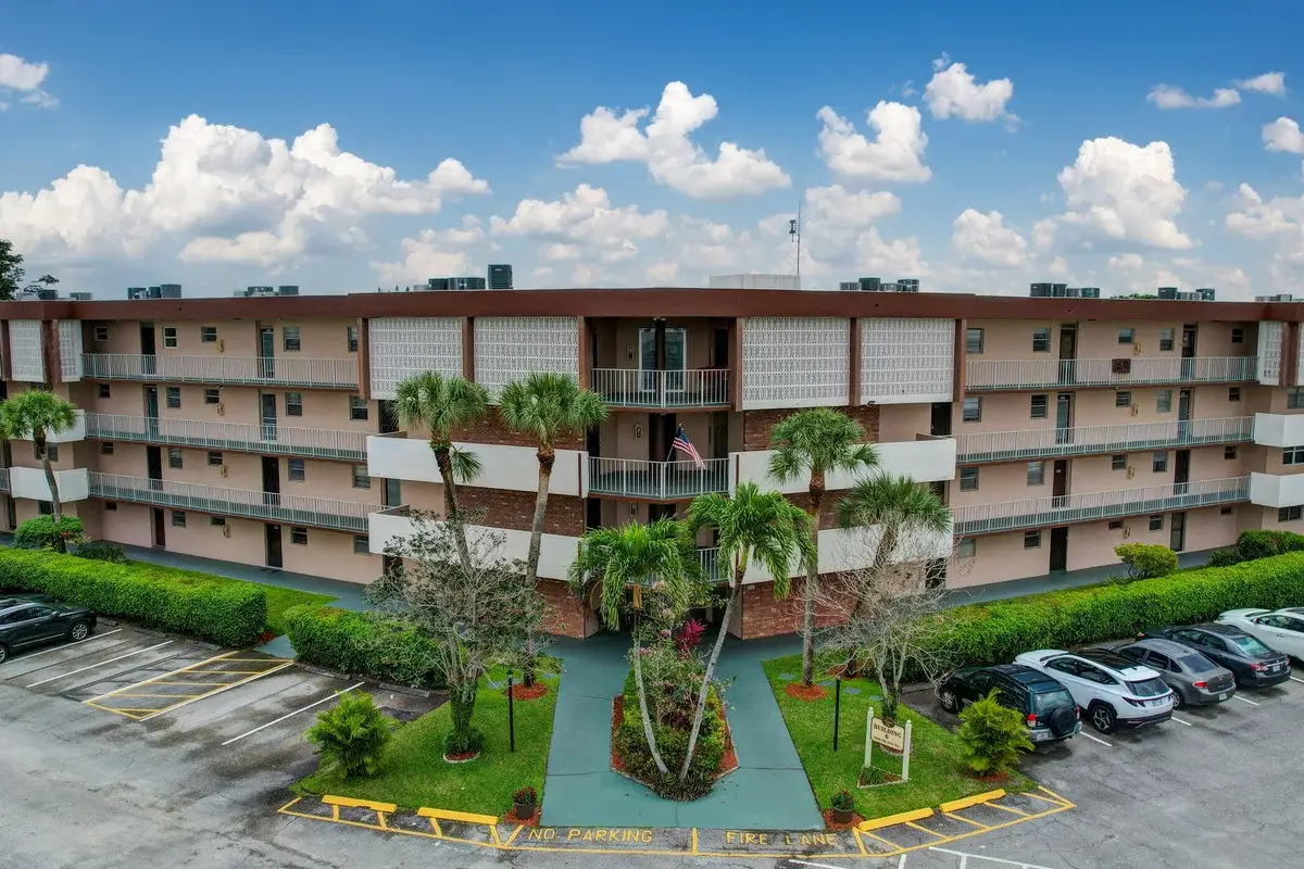 2800 NW 47th Ter #203B, Lauderdale Lakes: photo 1 of 47