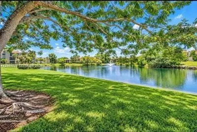 220 Lakeview Dr #101, Weston: photo 1 of 1