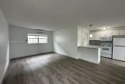 1409 N Dixie Hwy #2, Fort Lauderdale: photo 1 of 29