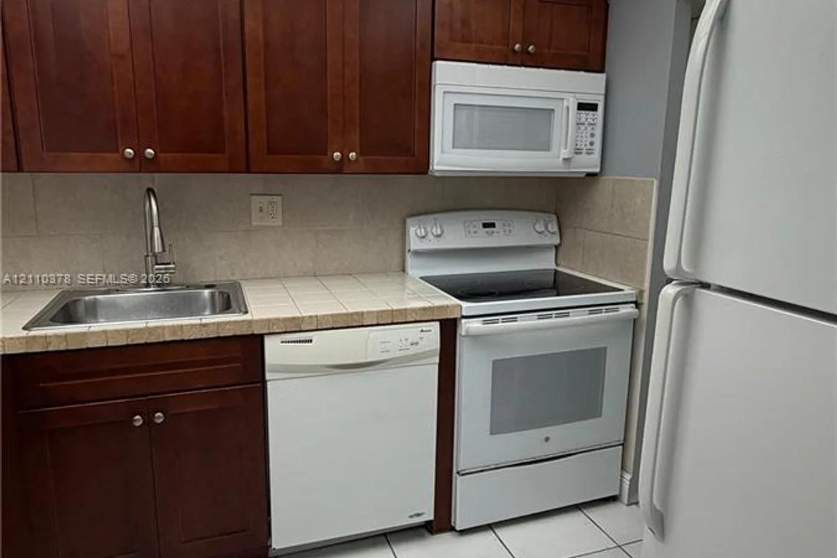 7911 N Colony Cir N #104, Tamarac: photo 1 of 11