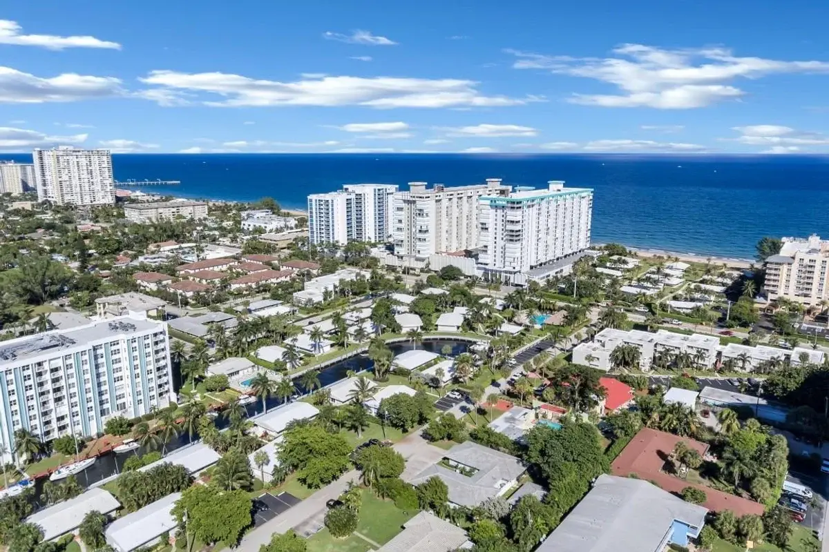 3218 SE 11th St #A, Pompano Beach: photo 1 of 32