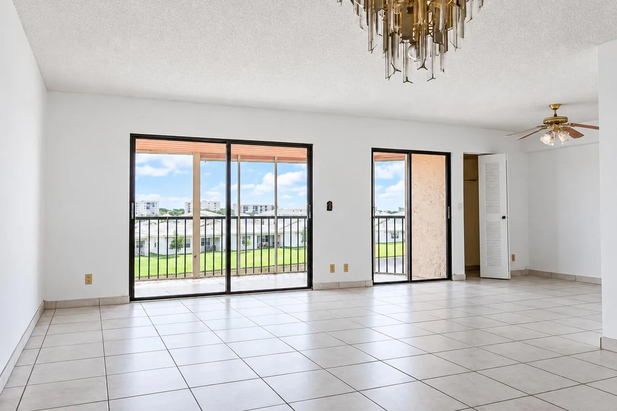 7370 S Oriole Blvd #306-C, Delray Beach: photo 1 of 10