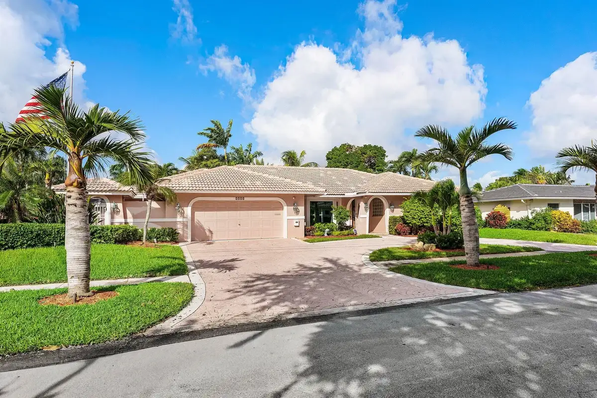 1115 SE 14th Ave, Deerfield Beach: photo 1 of 46