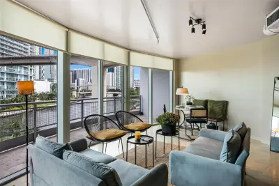 690 SW 1st Ct #501, Miami: photo 1 of 20