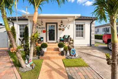 1971 NW 36th Ave, Miami: photo 1 of 25