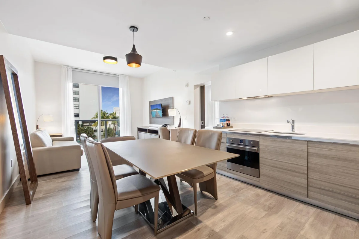 777 N Ocean Dr, Hollywood: photo 1 of 34