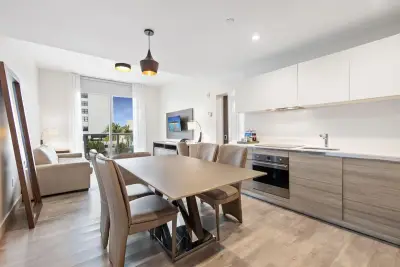 777 N Ocean Dr, Hollywood: photo 1 of 34
