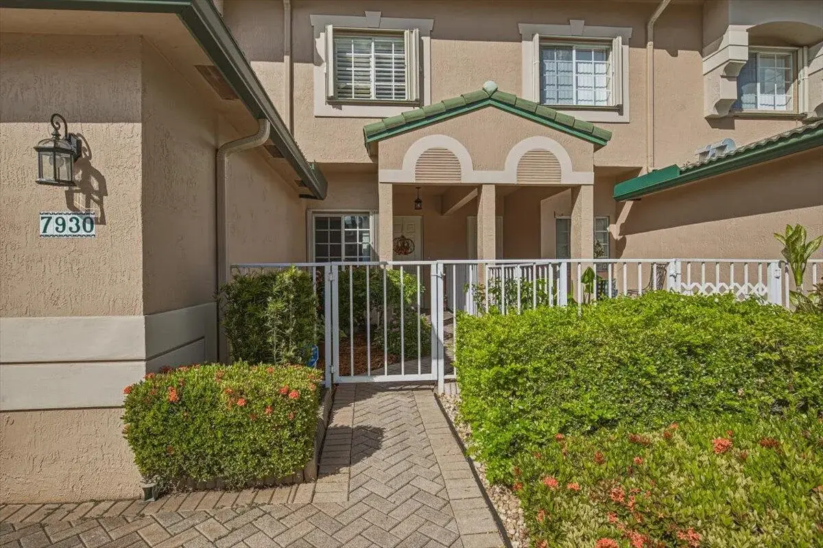 7930 Exeter Cir W, Tamarac: photo 1 of 40