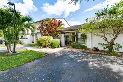 9123 SW 117th Ct, Miami: photo 1 of 36