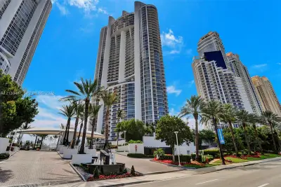 18201 Collins Ave #3402, Sunny Isles Beach: photo 1 of 12