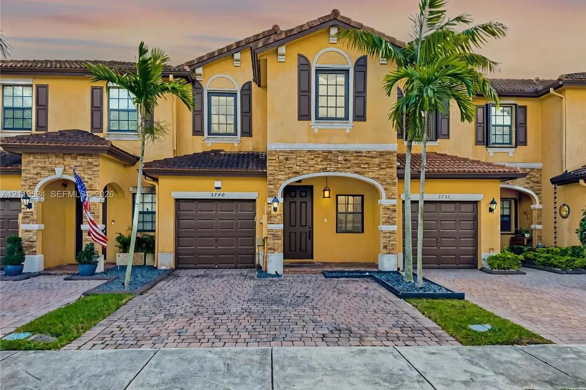 3740 NE 3rd Ct, Homestead: photo 1 of 44