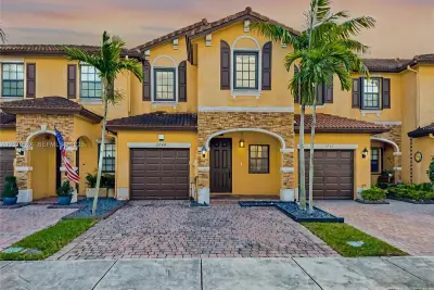 3740 NE 3rd Ct, Homestead: photo 1 of 44
