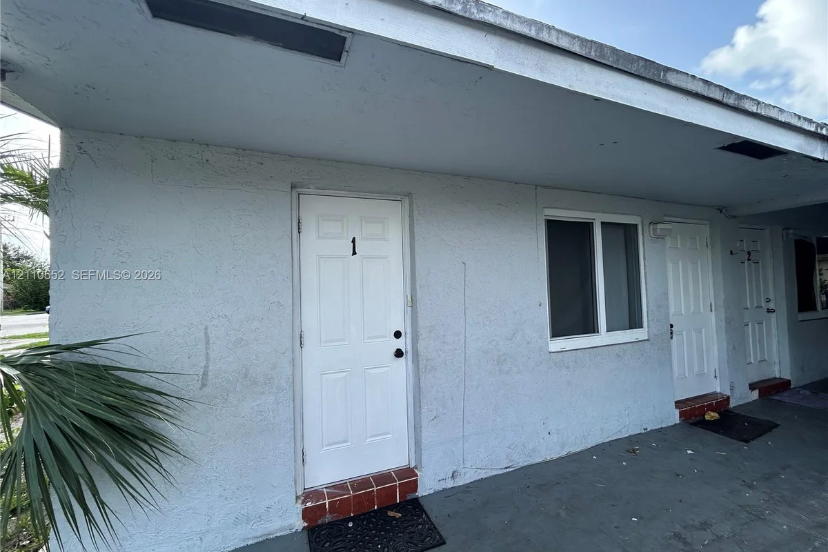 5600 NW 15th St #1, Lauderhill: photo 1 of 17