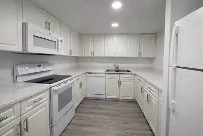 17350 NW 68th Ave #400-308, Hialeah: photo 1 of 15