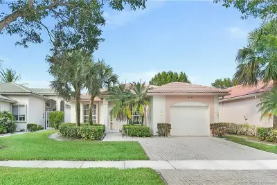 9145 Bay Point Cir, West Palm Beach: photo 1 of 40