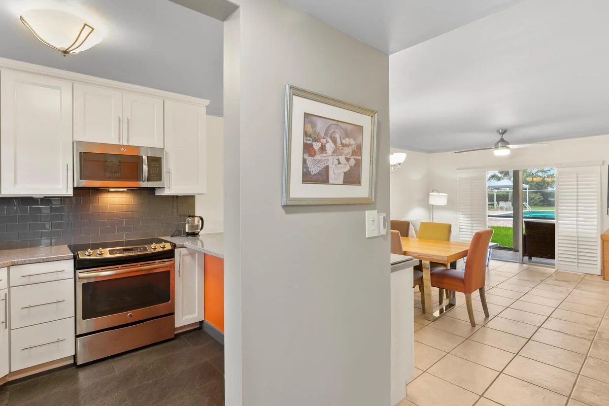 2998 E Sunrise Lakes Dr E #110, Sunrise: photo 1 of 21