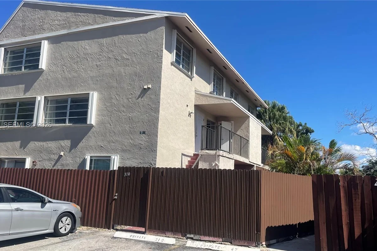 15675 SW 82nd Cir Ln #3-10, Miami: photo 1 of 6