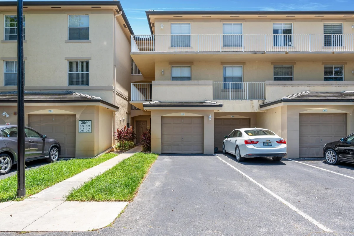 2060 Greenview Shores Blvd #322, Wellington: photo 1 of 20