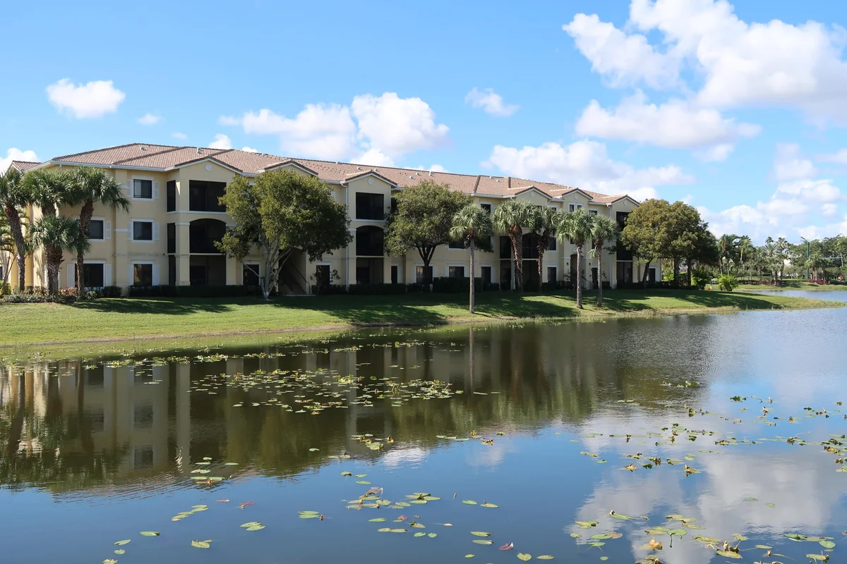 2725 Anzio Ct #106, Palm Beach Gardens: photo 1 of 7